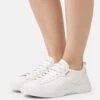 Hugo Blake - Trainers - White 2 Hugo Blake - Trainers - White -Hugo debf54b37ff649b2a4825e7026ed5ba0