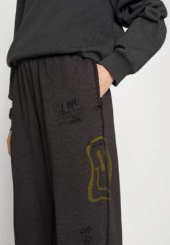 Hugo Nerida - Tracksuit Bottoms 14 Hugo Nerida - Tracksuit Bottoms -Hugo e2816a1f54dd49fe95649a52a9df0b50