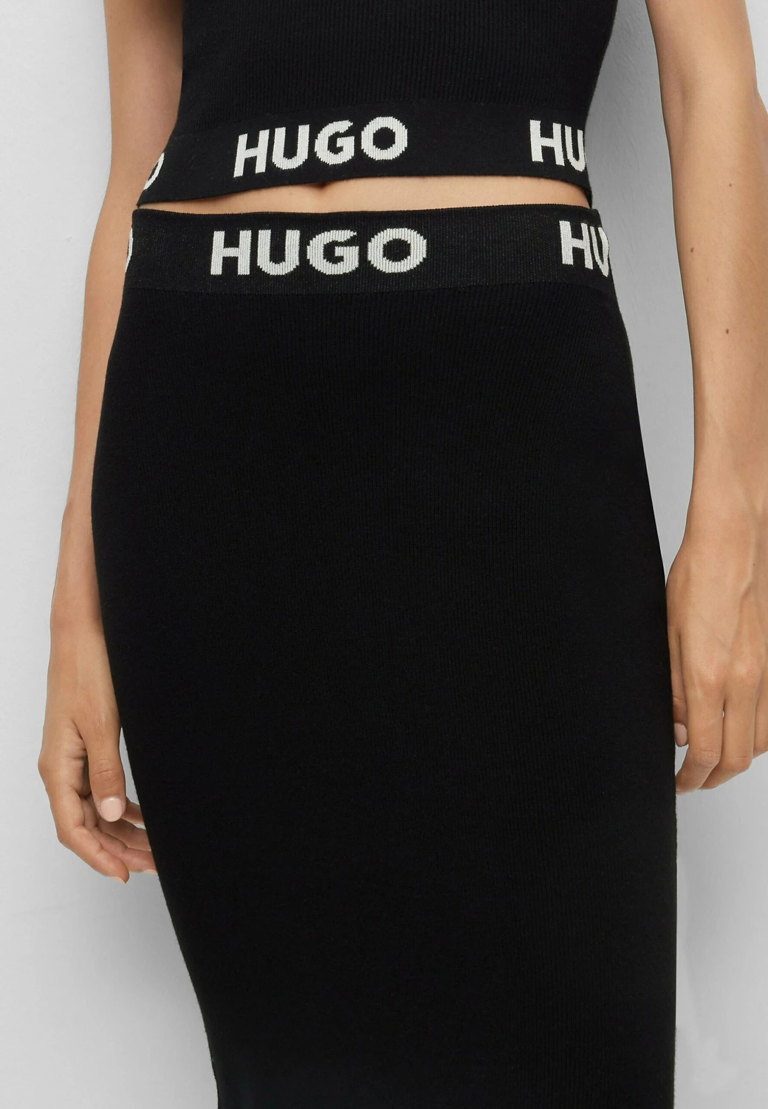 Hugo Sarmola - Pencil Skirt - Black One 6 Hugo Sarmola - Pencil Skirt - Black One - Image 4
