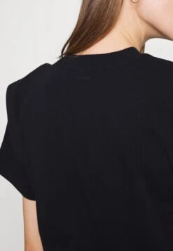 Hugo Darinna - Basic T-Shirt - Black -Hugo e663b4c91c7a44d0bdfc90d3c60a6d51