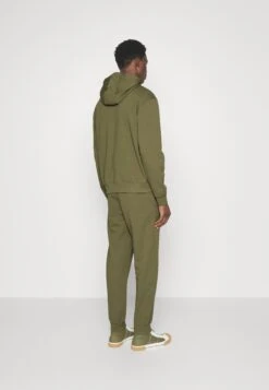 Hugo Dayote - Tracksuit Bottoms - Open Green 9 Hugo Dayote - Tracksuit Bottoms - Open Green -Hugo ede311f06bbc4ec0a0a87eda64c0c250