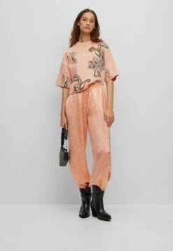 Hugo Cropped - Print T-Shirt - Light Orange 8 Hugo Cropped - Print T-Shirt - Light Orange -Hugo f04ab5d4211548e0a356e391bd23283d