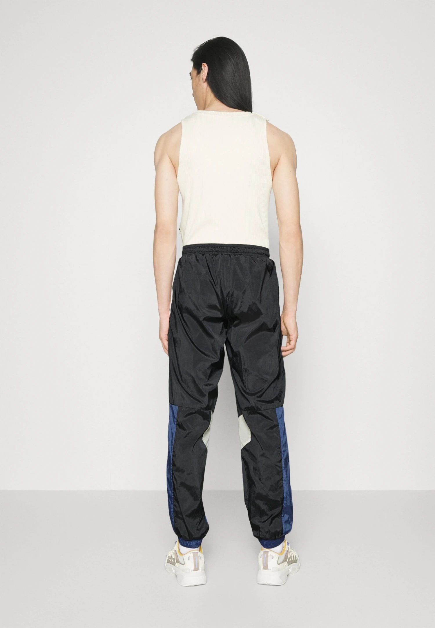 Hugo Delem - Tracksuit Bottoms - Dark Grey 5 Hugo Delem - Tracksuit Bottoms - Dark Grey - Image 3