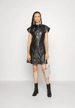 Hugo -Hugo f4313d8836304874aa03892eb588a090