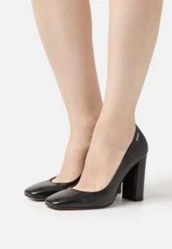 Hugo Callie- Classic Heels - Black