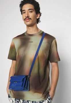 Hugo Diobo - Print T-Shirt - Open Miscellaneous 11 Hugo Diobo - Print T-Shirt - Open Miscellaneous -Hugo f79915fffcf54b2fb9924a9004d023f4