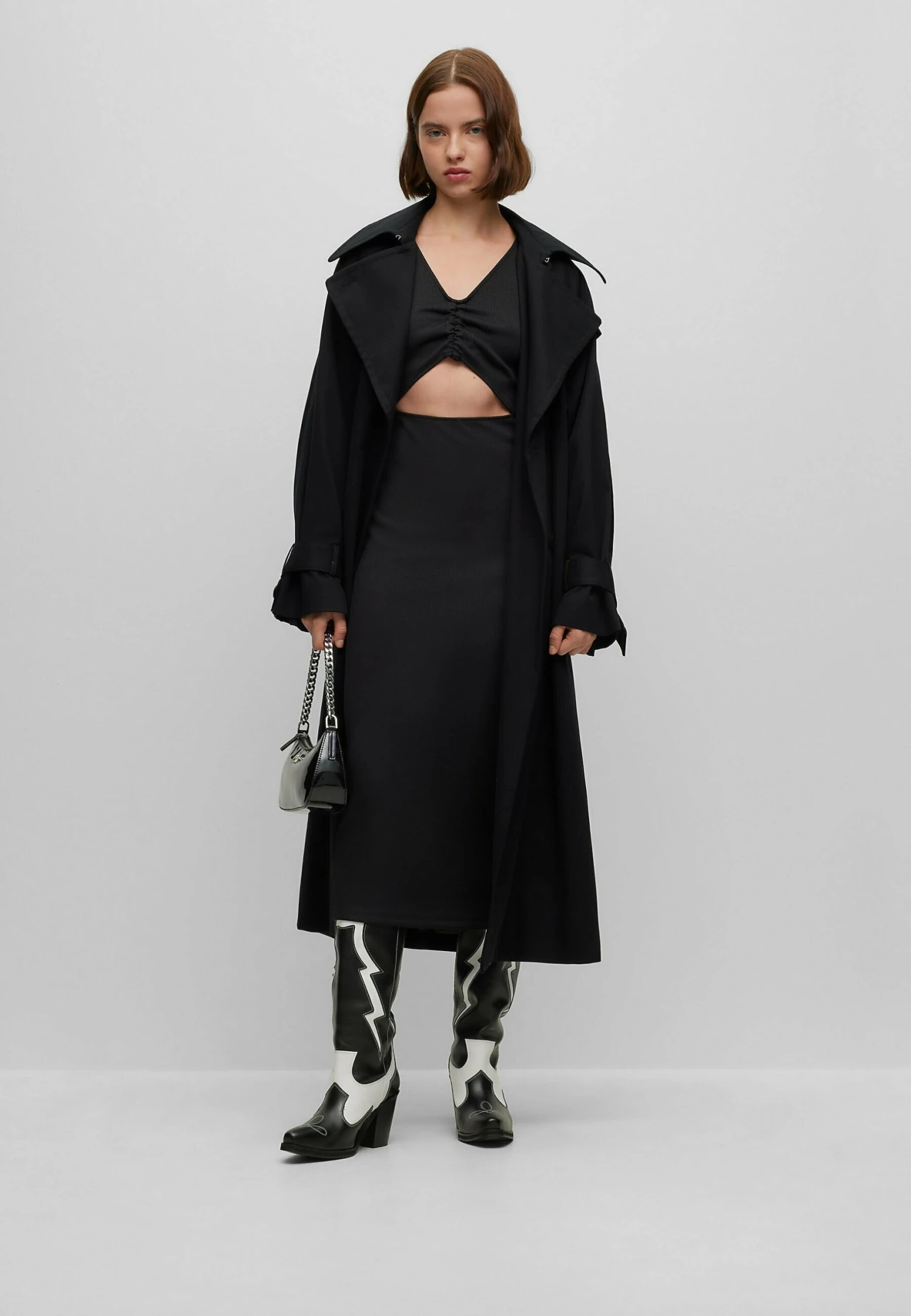Hugo Mannika - Trenchcoat - Black One 4 Hugo Mannika - Trenchcoat - Black One - Image 2