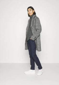 Hugo Slim Fit Jeans - Dark Blue -Hugo fd48cdc74526481e94f91a41d781e4b8